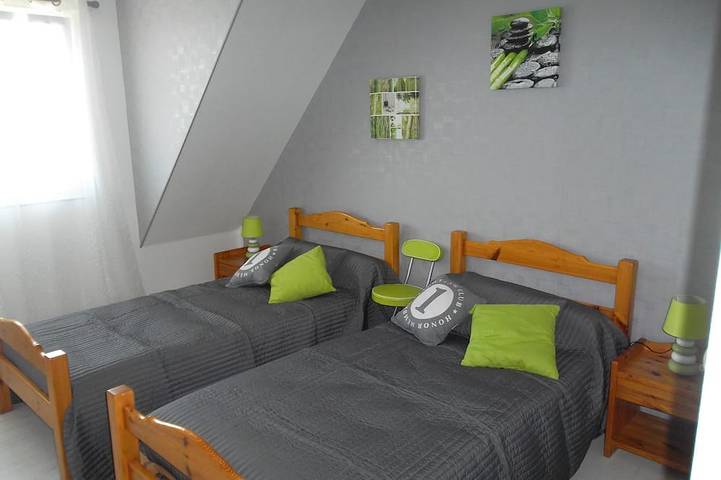 Location de vacances pour 6 personnes, avec terrasse et jardin à Plouguin - 4