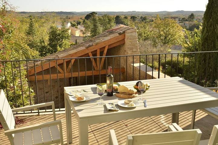 Gîte pour 4 personnes, avec terrasse et jardin à Neffiès