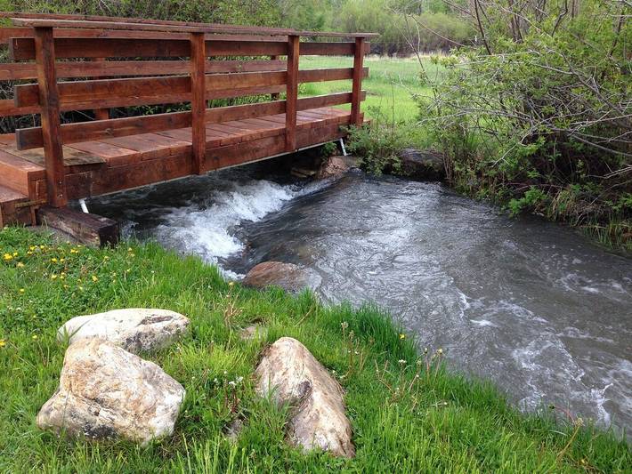 Lodge for 80 people, with yard in Idaho