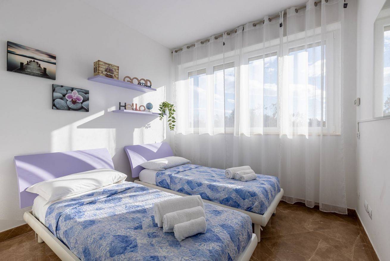 Appartement entier, Seaside Apartment with swimming pool and parking in Pise, Riviera Italienne