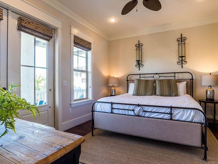 Vacation house for 10 people, with balcony and pool in Rosemary Beach