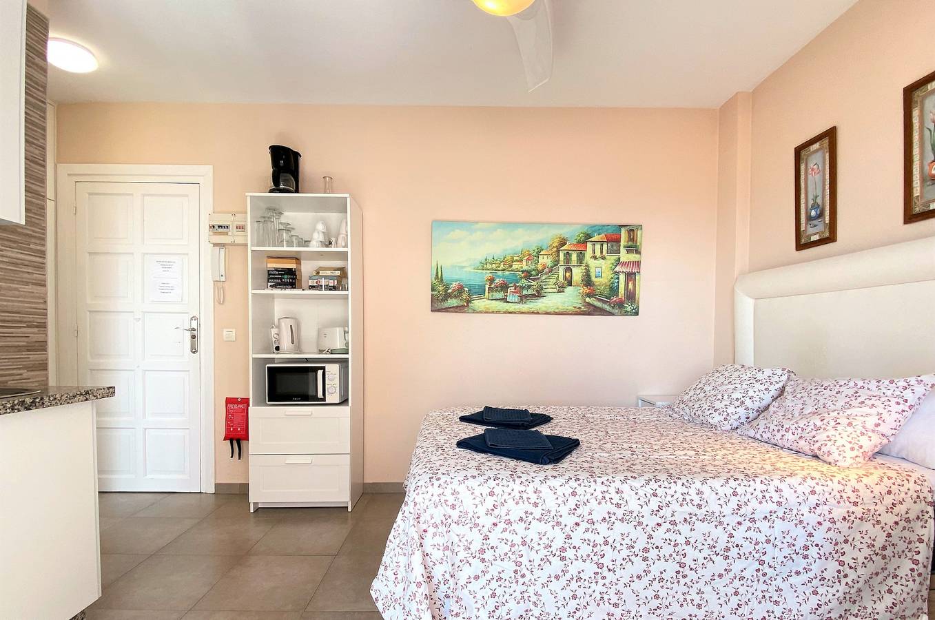 Entire studio, Mariposa Urban Studio by Casasol in Nerja Centre, Nerja