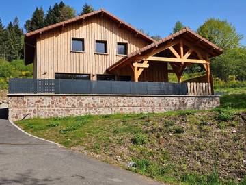 Gîte pour 10 personnes, avec jardin et vue à Gerbamont
