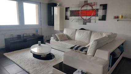 Gîte pour 4 personnes, avec balcon ainsi que vue et vue sur le lac à Belmont-sur-Lausanne