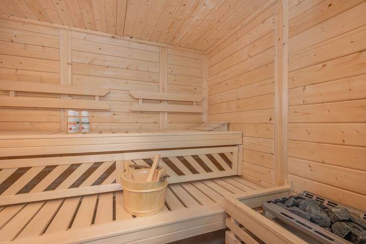 Modernes Ferienhaus im Fischerdorf mit Garten, Sauna & viel Privatsphäre in Zirchow, Usedom