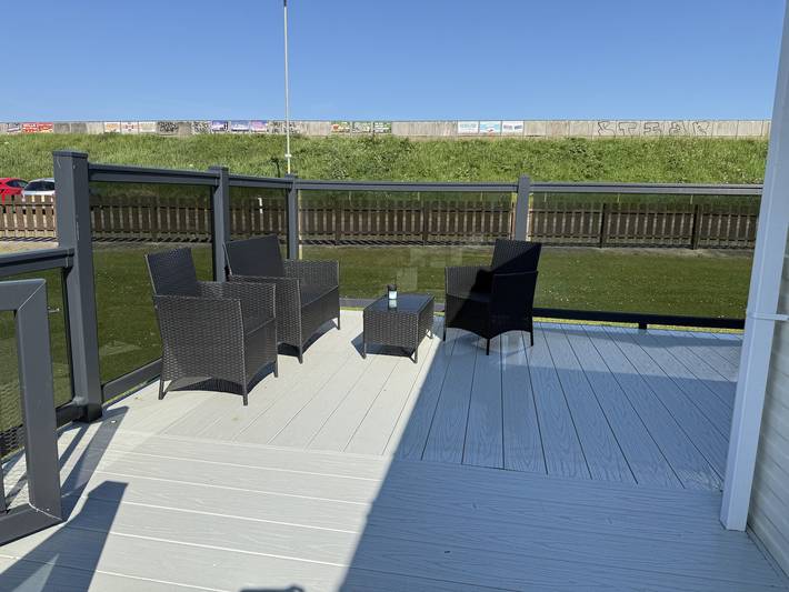 Bungalow for 6 people, with hot tub and balcony/terrace in Lincolnshire