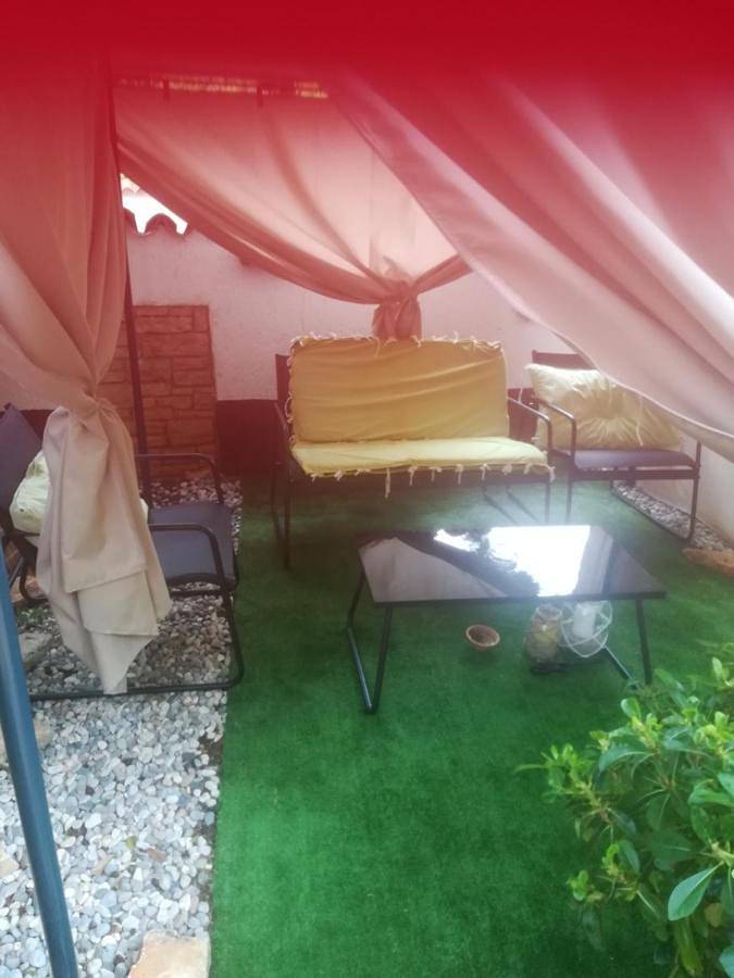 Ferienwohnung für 2 Personen, mit Ausblick und Garten in Premantura - 2