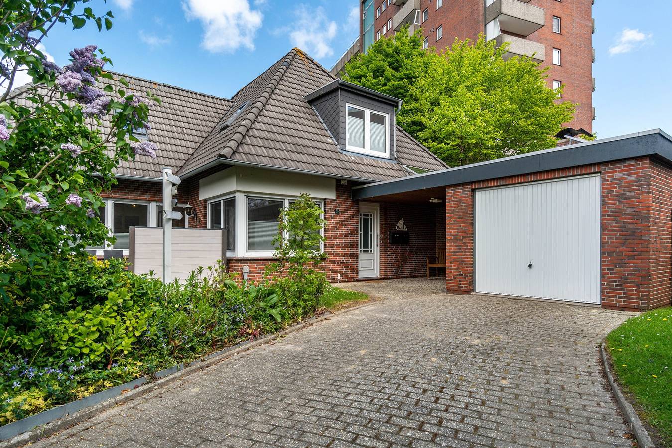 Ganze Wohnung, Apartment 'Moderne Ferienwohnung Meerzeit' mit privater Terrasse, Garten & Wlan in Horumersiel, Wangerland