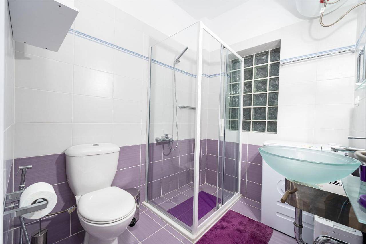 Appartement entier, Colorful city apartment in Aigio, Achaïe