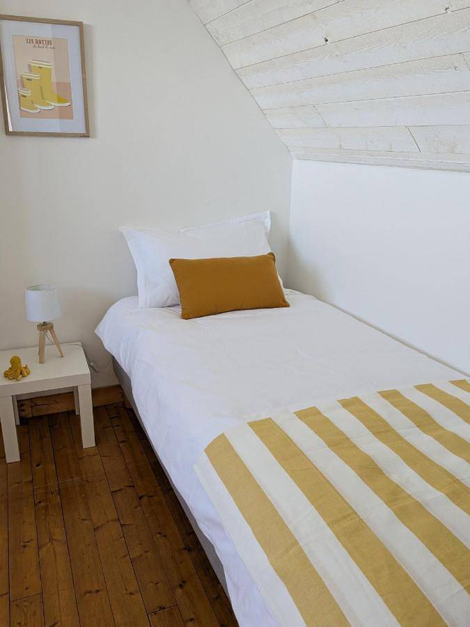 Three-Bedroom Holiday Home in Lampaul-Plouarzel, Région de Brest