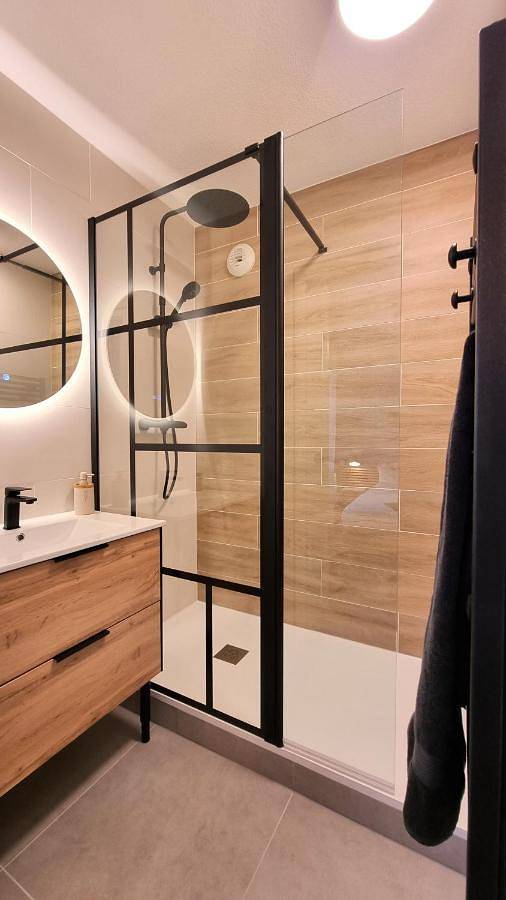 Appartement entier, T2 quartier Mermoz, 2 places de parking privées in Pamiers, Ariège
