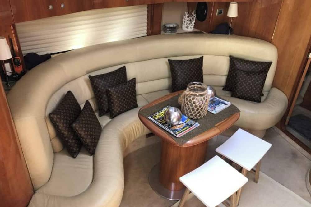 Luxury Yacht for lodging and trips Passages (2,3,4 and 8h) in Port Forum, Sant Adrià de Besòs