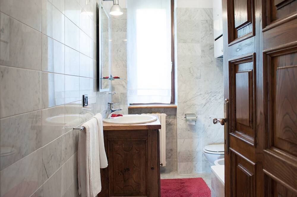 Ganze Wohnung, Il Borgo I , lake view sleeps 5 ... in Cremia, Gemeinde Cremia