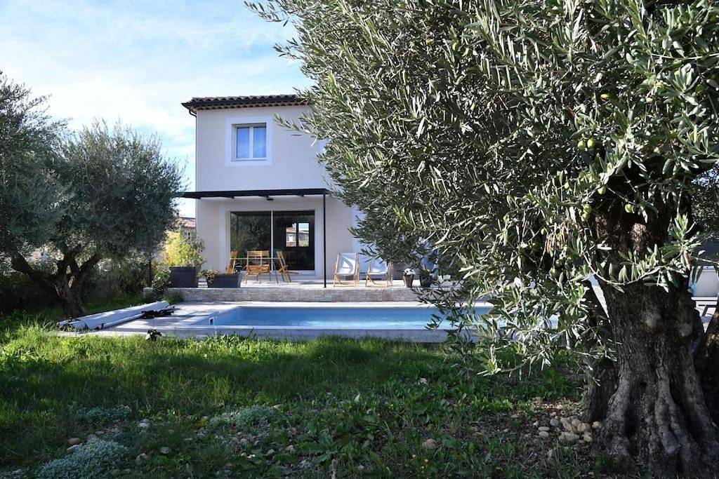 Villa Le Clos des Oliviers in L'Escale (Alpes-de-Haute-Provence), Région de Forcalquier