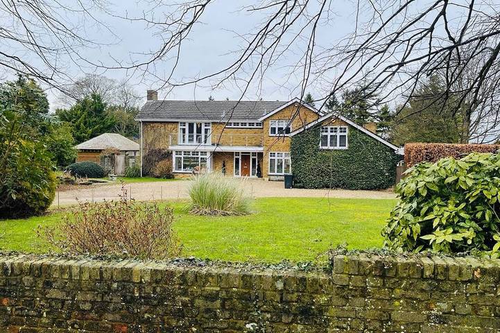 Holiday rental for 10 people, with hot tub and garden, with pets in Chiltern Hills