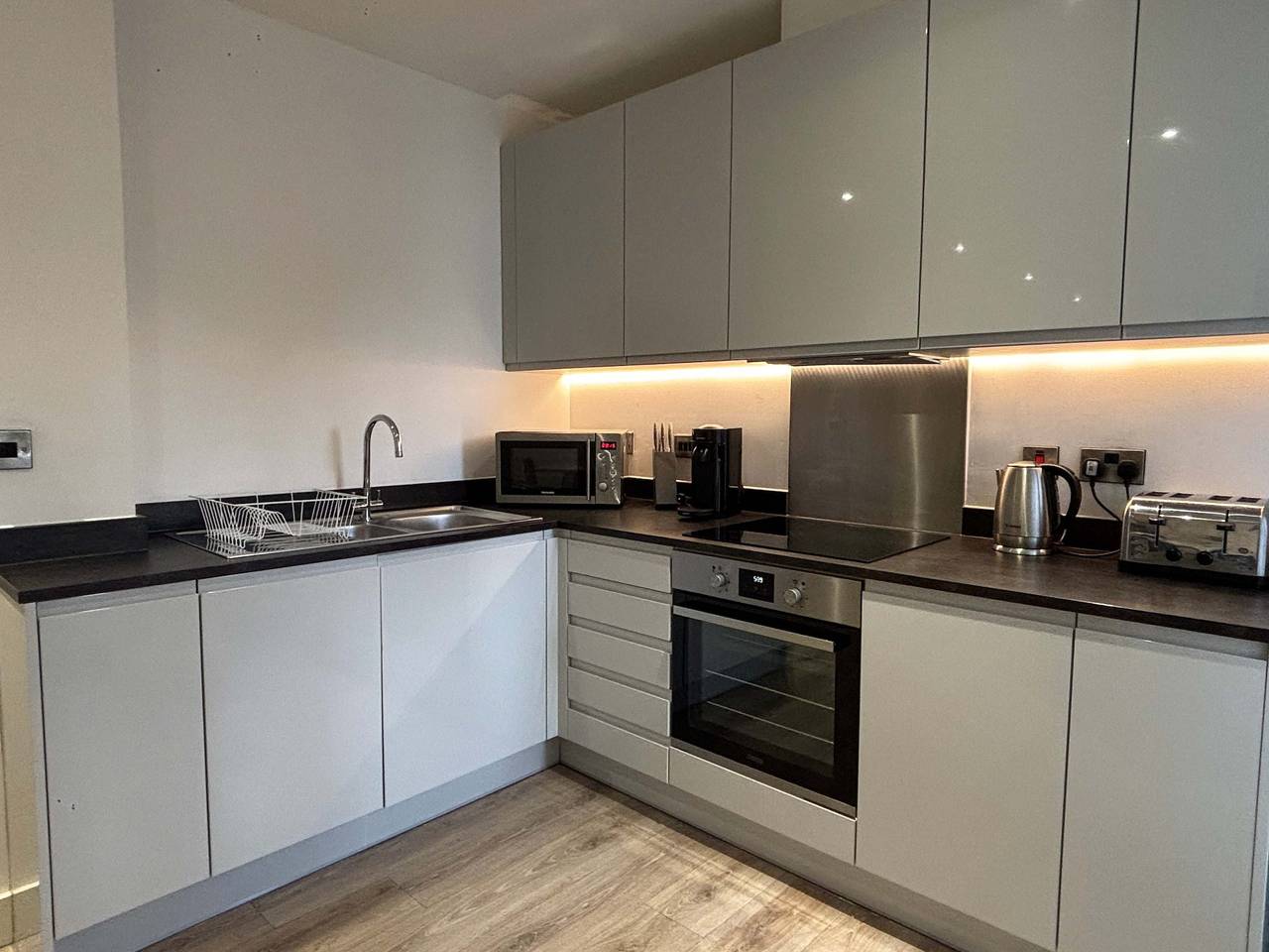 Ganze Wohnung, Modern Solihull Studio Apartment with Free Parking & Kitchen in Solihull, Birmingham und Umgebung