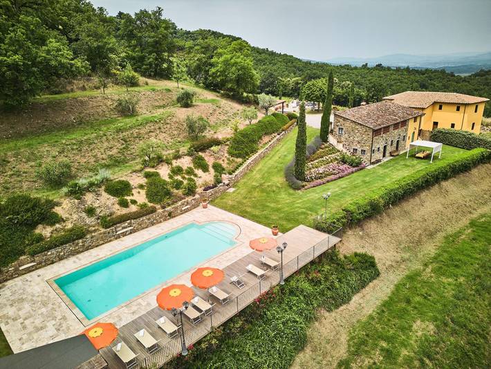 Agriturismo per 8 persone, con Giardino e Piscina a Cavriglia