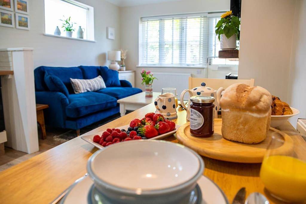One-Bedroom House in Lymington, Hampshire