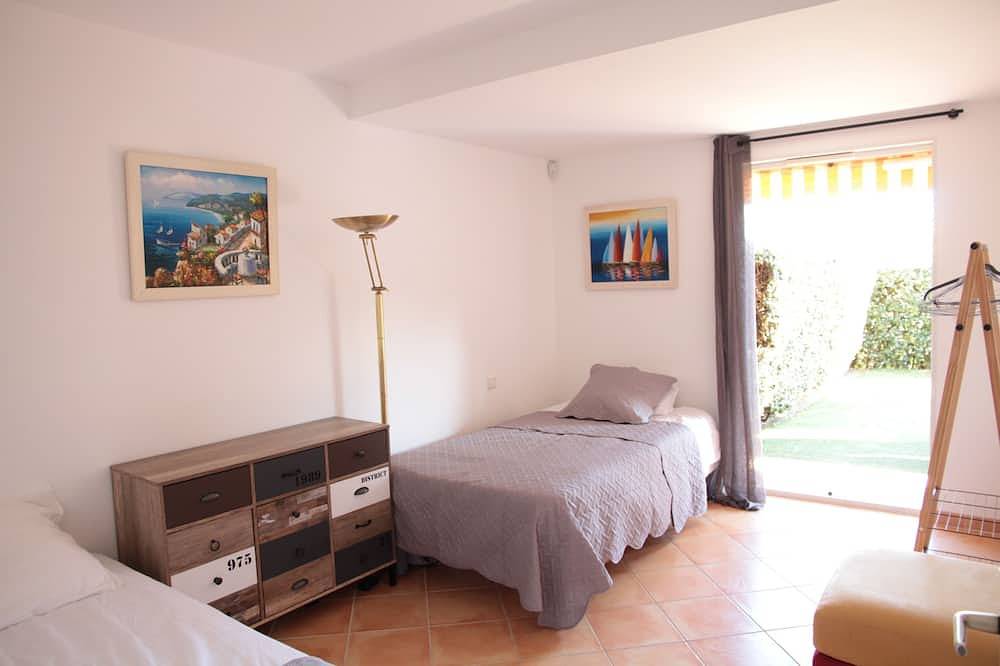 Apartamento entero, Salida a la isla de Porquerolles - 200 m playas Clasificadas 4 * in La Londe-les-Maures, Parque nacional Port-Cros