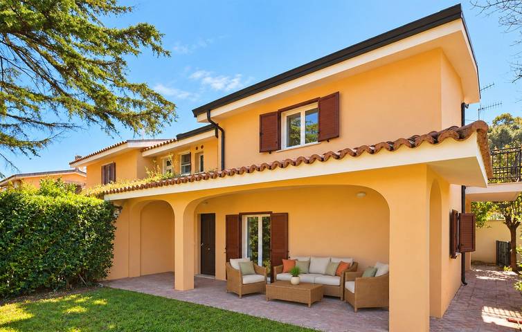 Charmant appartement avec vue sur la mer, terrasse et jardin, à 300 m de la plage in Famille Borgia, Province de Catanzaro