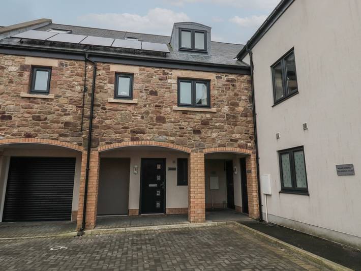 Log cabin for 8 people, with pets in Seahouses