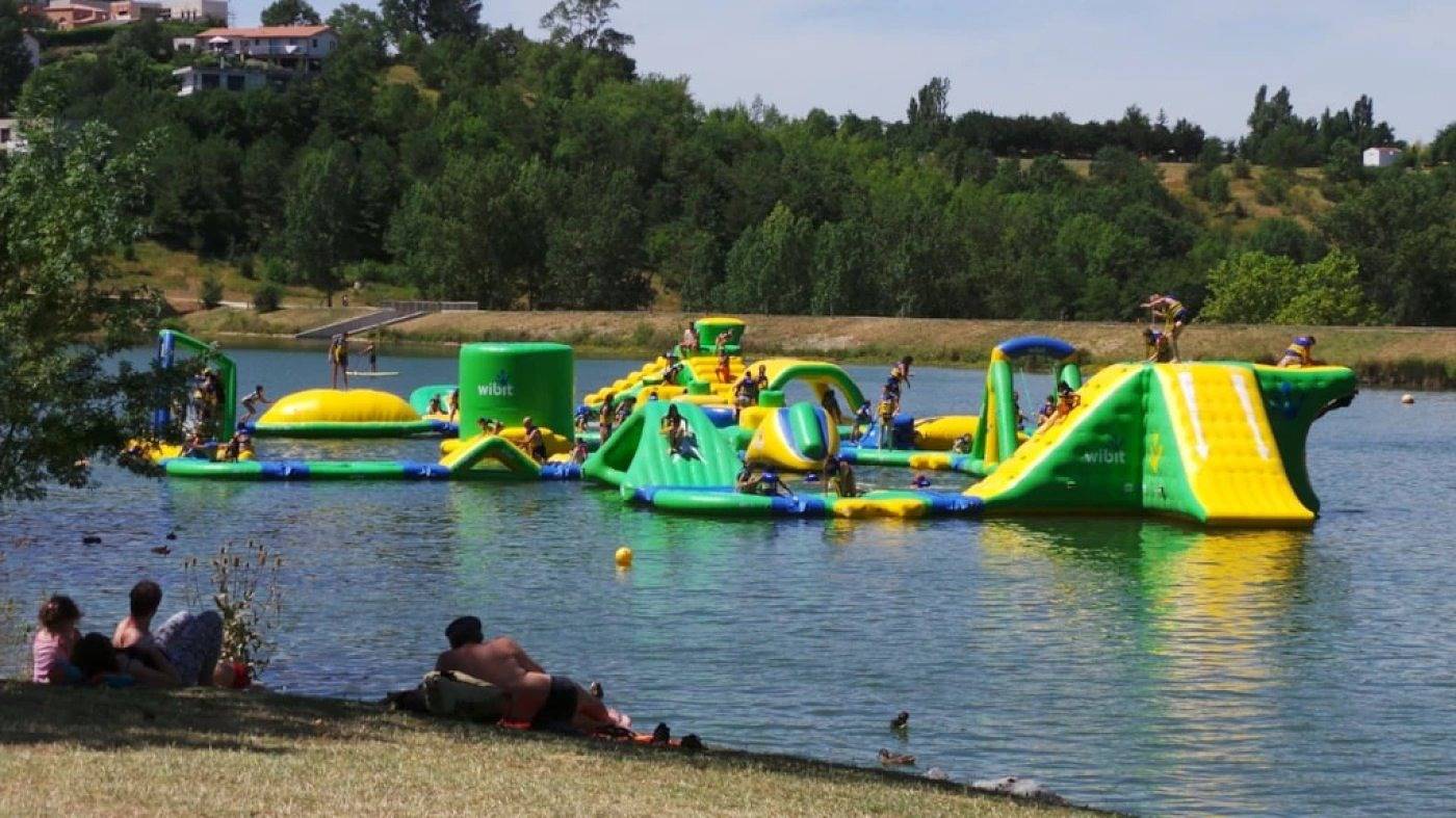 Zecamping 3* animé piscine locatif Tv clim 28m2 4 pers in Montgeard, Lauragais