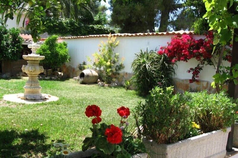 Ferienhaus mit Pool, Garten, ca. 1 km zum Strand, ruhig, Südlage, Poolheizung in Jávea, Costa Blanca