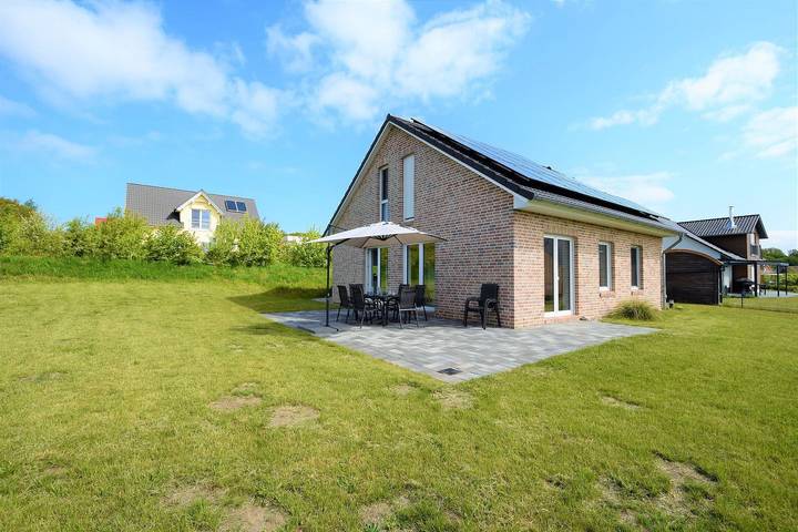 Ferienhaus für 8 Personen, mit Terrasse und Garten sowie Ausblick in Hohwacht