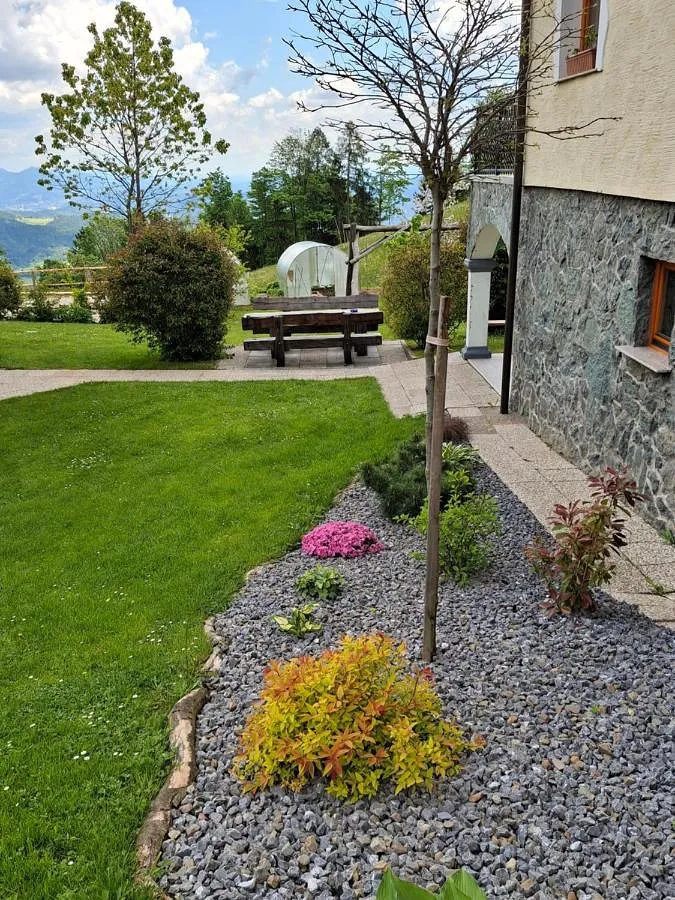 Ferienwohnung für 4 Personen, mit Garten und Ausblick sowie Terrasse, kinderfreundlich - 1