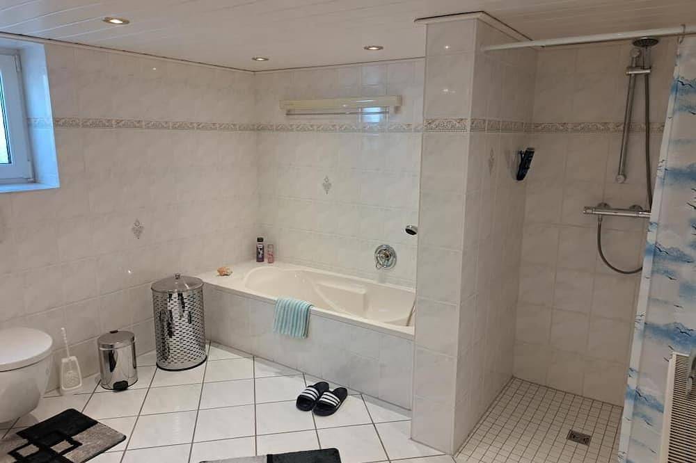 Ganze Wohnung, Neu Ferienwohnung Damrau in Hessisch Oldendorf, Weserbergland