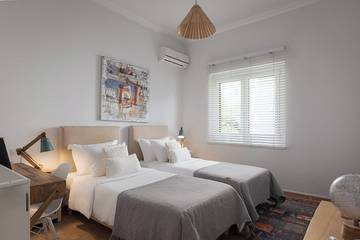 Villa for 8 Guests in Athens, South coast of the Attica region, Picture 4