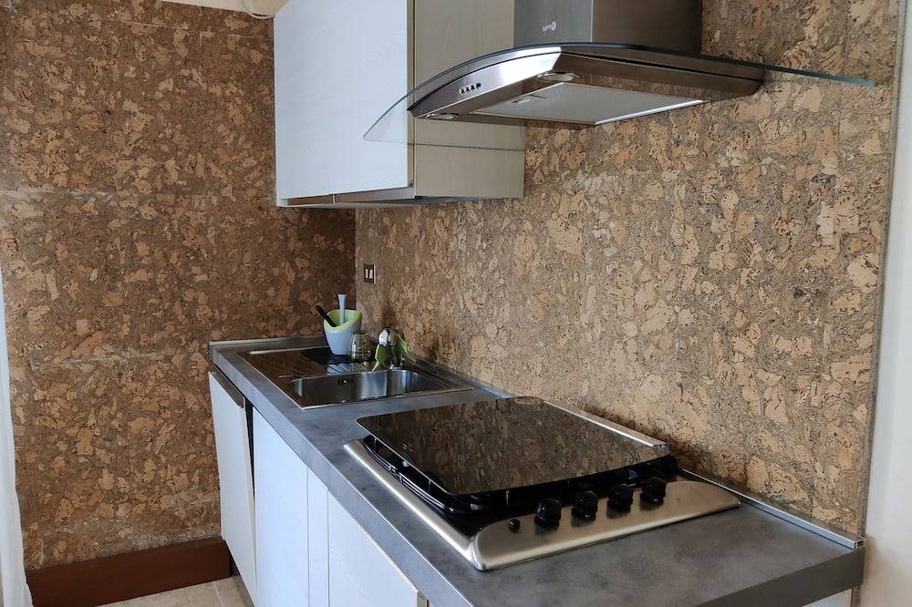 Entire apartment, Modern flat close to Caorle Ponente Beach in Caorle, Venice Province