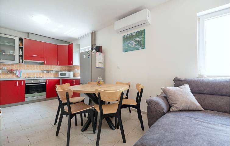 Moderne 2-Zimmer-Wohnung mit Pool, Terrasse und WLAN in der Nähe des Flusses Ričina in Makarska Riviera