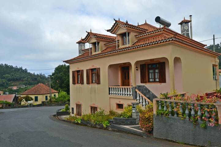 Gîte pour 6 personnes, avec vue ainsi que vue sur le lac et jardin à Santana - 3