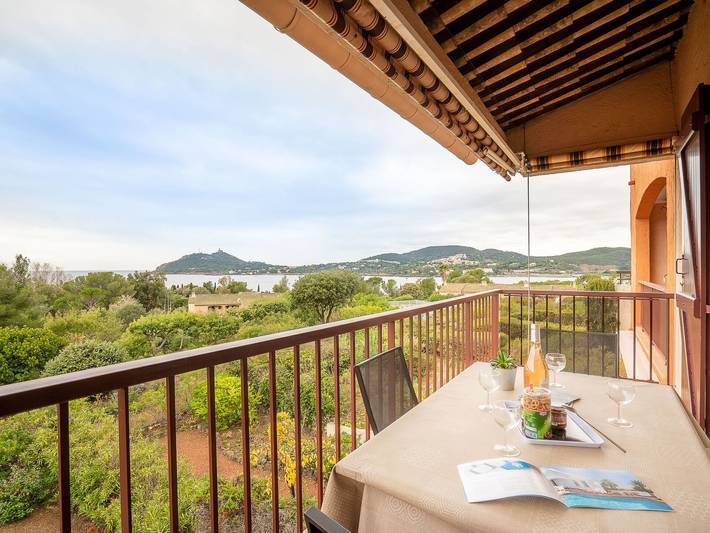 Gîte pour 4 personnes, avec terrasse et piscine dans Agay - 3