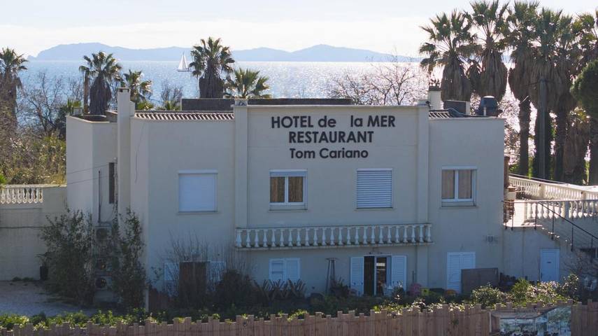 Hôtel pour 3 personnes, avec terrasse et jardin dans Plage du Mérou