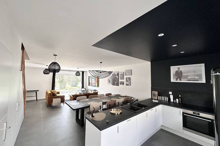 Gîte pour 9 personnes, avec jardin et terrasse