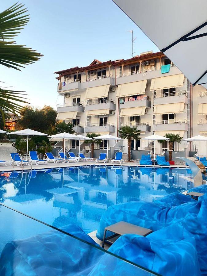Appart’hôtel pour 4 personnes, avec Balcon et Terrasse ainsi que Jardin et Bassin pour enfant