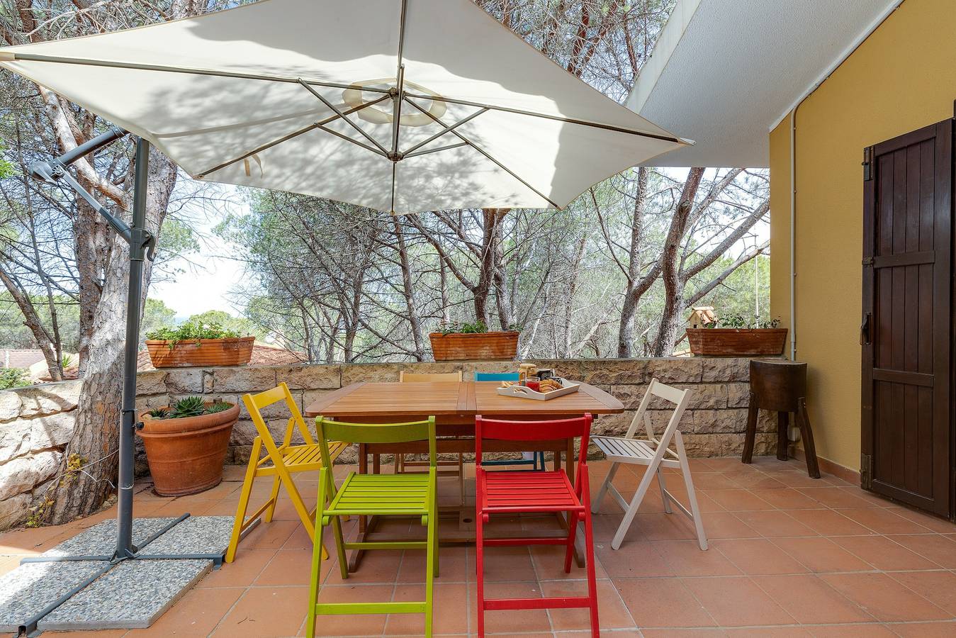 Incantevole "Villa Viola" vicino alla spiaggia con vista mare, terrazza e giardino in Is Arenas, Narbolia