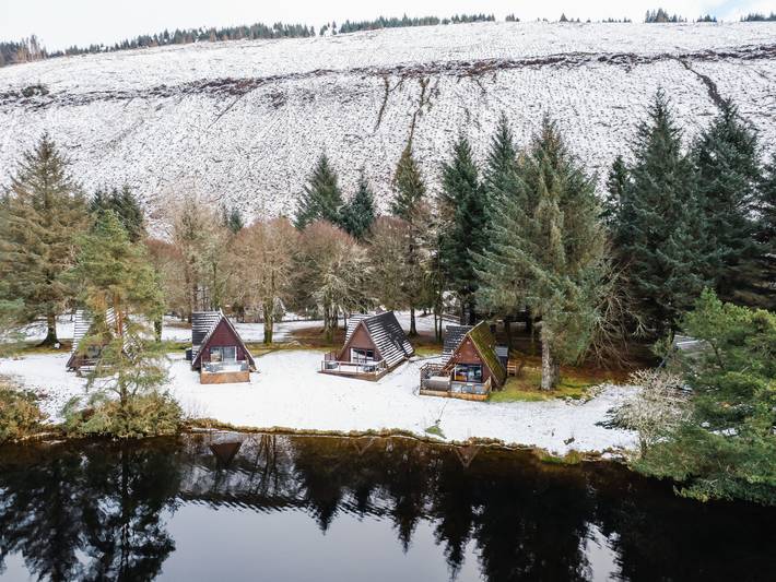 Holiday rental for 6 people, with view and lake view as well as terrace and garden the Highlands