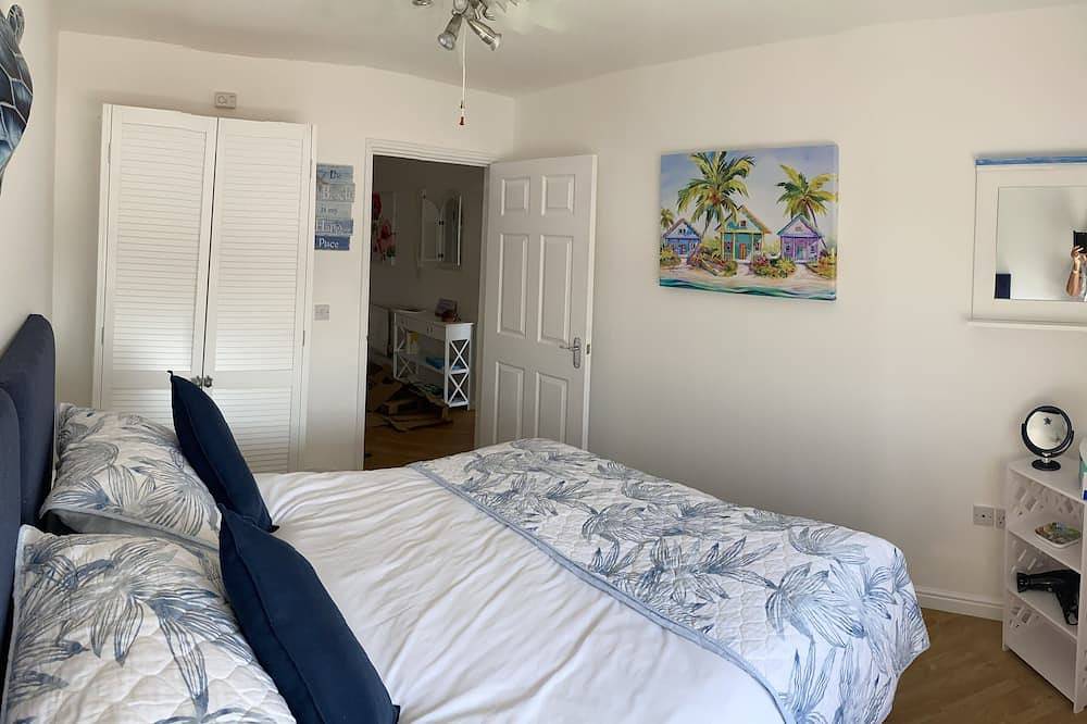 Appartement entier, Harbour Lights sea and beach views with a Caribbean-style and secure parking in Poole, Poole Harbour