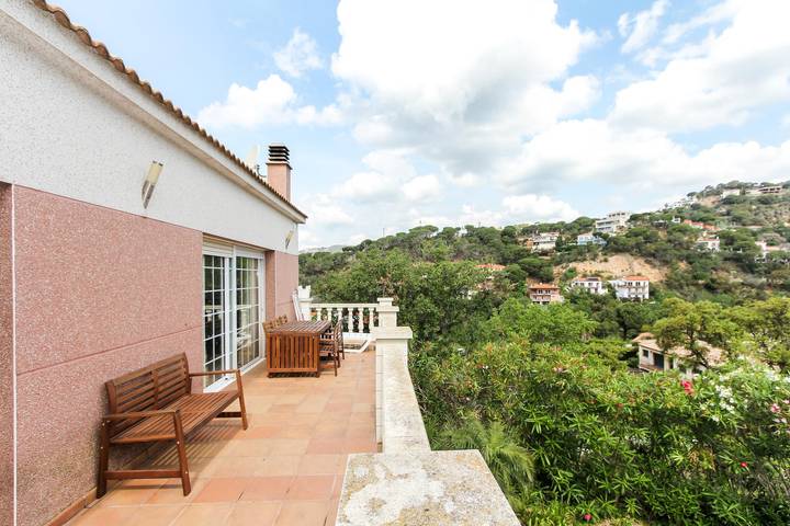 Casa rural para 10 personas, con balcón y jardín en Canyelles - 2