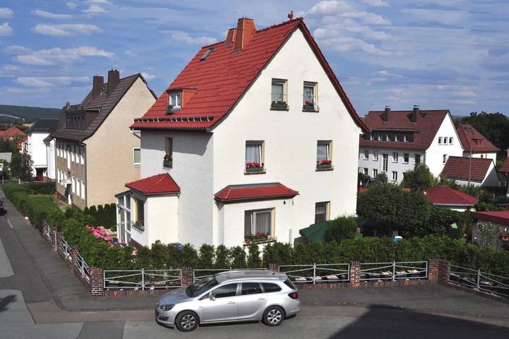 Ferienwohnung für 3 Personen, mit Terrasse und Garten sowie Ausblick in Saalfeld/Saale - 2
