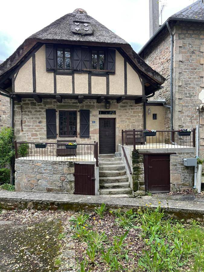 Maison de campagne pour 4 personnes, avec vue et terrasse à Saint-Augustin (Corrèze)