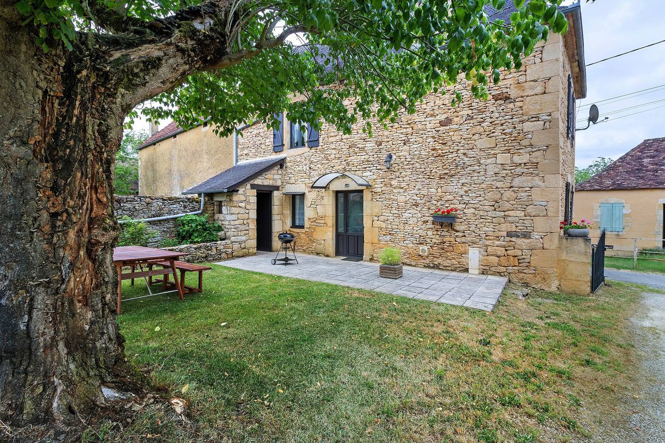 Maison de vacances en pierre dans le Lot – Calme & nature près de la Dordogne in Masclat, Quercy