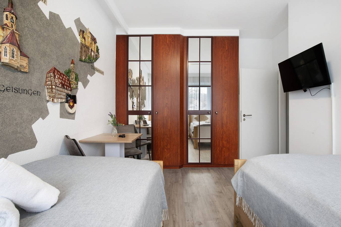 Ganze Wohnung, Ferienwohnung 'Deluxe' mit Bergblick, Gemeinschaftsterrasse und Wlan in Göppingen, Schwäbische Alb