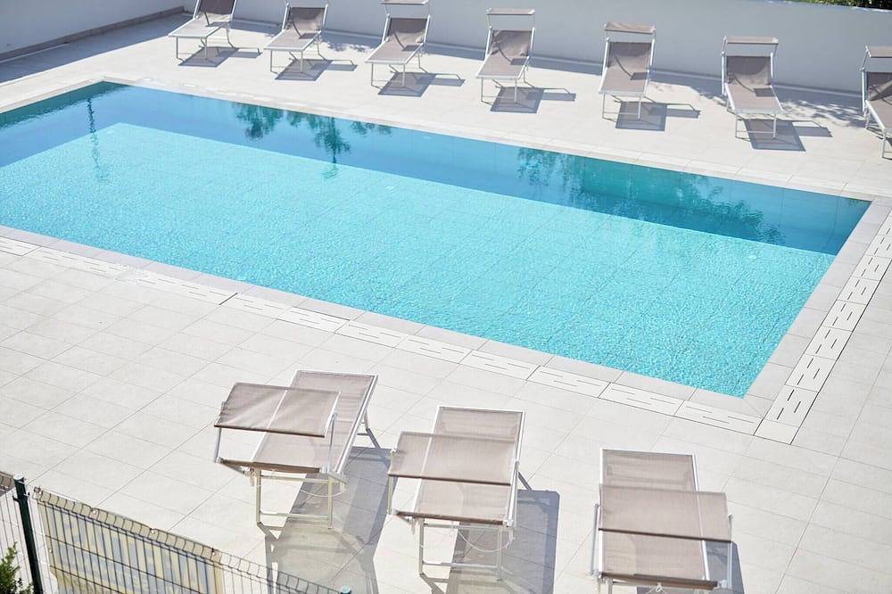 Entire apartment, West Village Appartamento - Nuovo con piscina in Lido di Jesolo, Jesolo