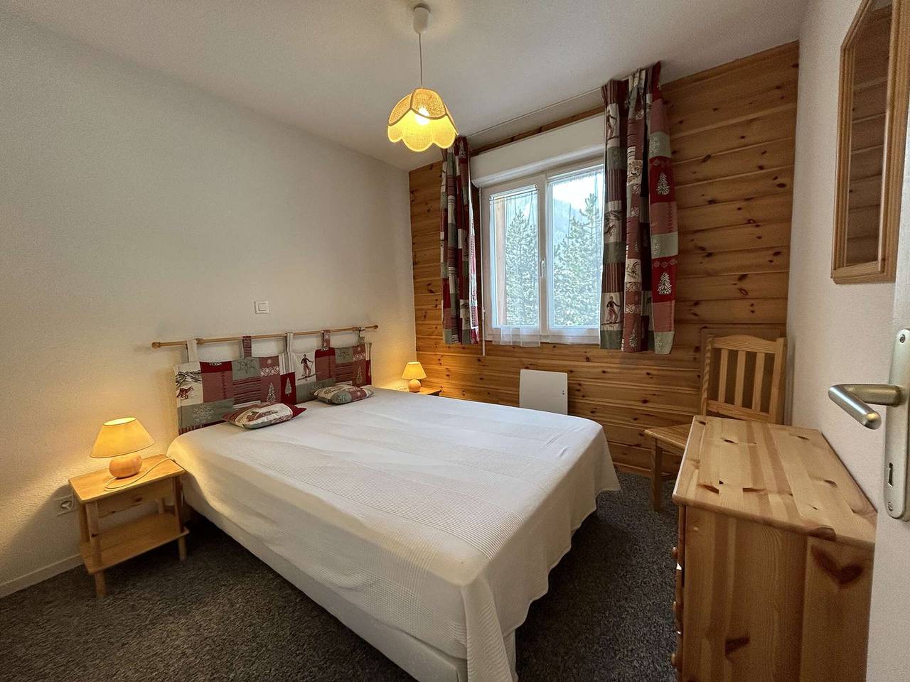 Appartement entier, Charmant T3 avec balcon, 4 couchages, à 500m des pistes - La Salle les Alpes in La Salle-les-Alpes, Serre Chevalier