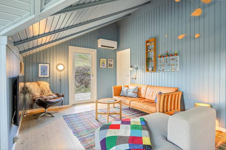 Holiday home in fantastic location just 50 metres from the beach in Bjerregård, Holmsland Klit