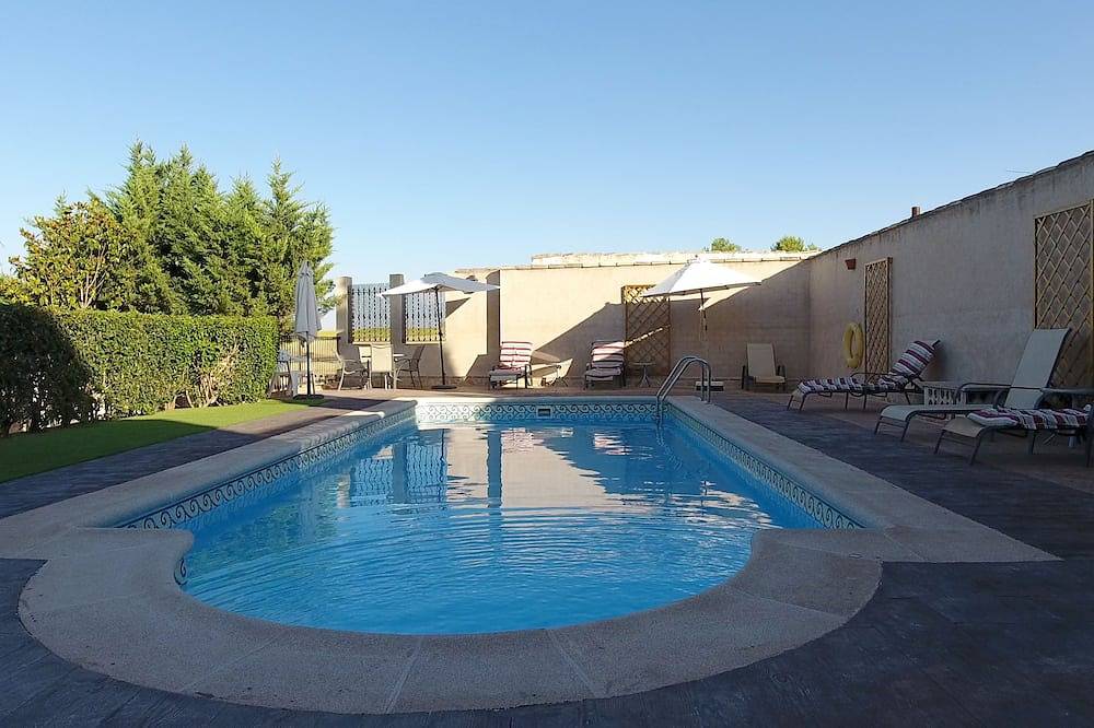 La Casa del Villar. 17 dormitorios. Especial para grupos grandes. Con piscina. in Villar de la Encina, Provincia de Cuenca